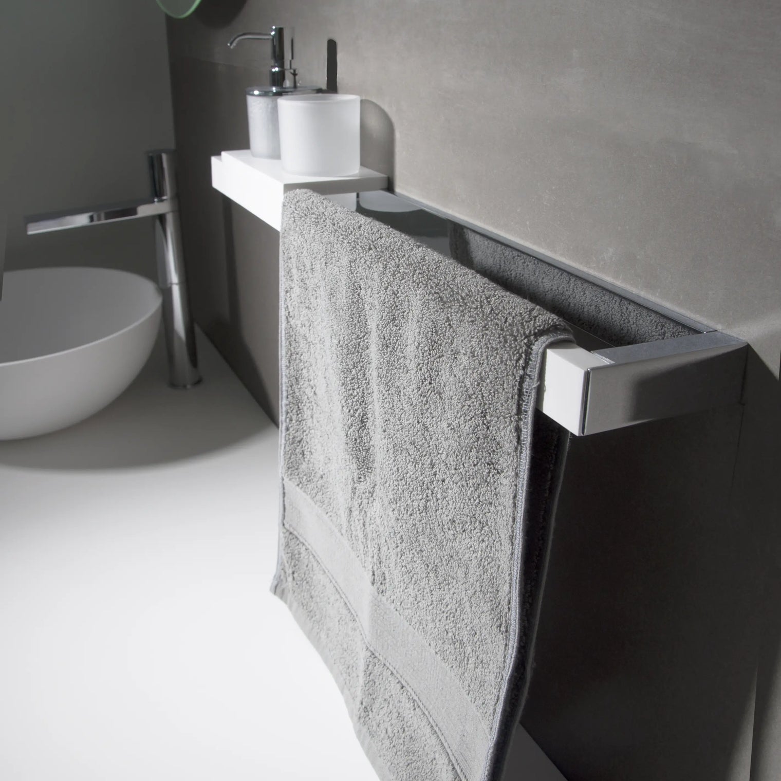 ROME Towel Bar w/Cup Holders-Bathroom Accessories-high-end bathtub showroom Hong Kong, Infinite Bath, Infinite Showroom, mirror cabinet,Bathtub details, Bathroom Accessories,bathroom solid surface, bathroom tailor,bathroom furniture, 浴室物料,浴室配件,浴缸香港, Bathroomware ,Bespoke bathroom,洗手盤 訂造,Cloakroom,Vanities, Mirrors,Bathroom Furniture, 浴室裝修,浴室 櫃 訂造