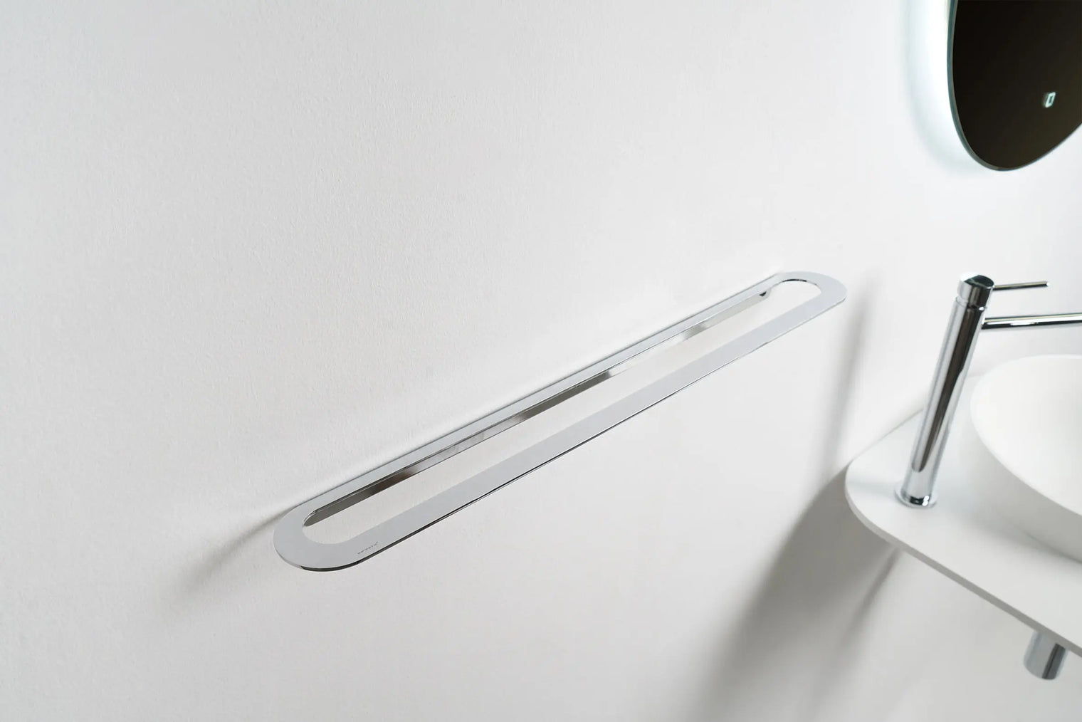 BARN Towel Rail 50 w/Shelf-Towel Rails & Towel Rings-high-end bathtub showroom Hong Kong, Infinite Bath, Infinite Showroom, mirror cabinet,Bathtub details, Bathroom Accessories,bathroom solid surface, bathroom tailor,bathroom furniture, 浴室物料,浴室配件,浴缸香港, Bathroomware ,Bespoke bathroom,洗手盤 訂造,Cloakroom,Vanities, Mirrors,Bathroom Furniture, 浴室裝修,浴室 櫃 訂造