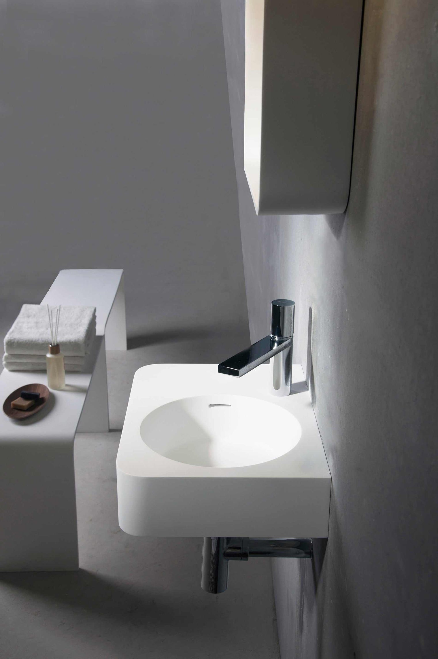 Cirque WM 45R-WALL MOUNT WASHBASINS-訂造一體無縫洗手盆,Tailor made Washbasins,waterbasin hk, 浴室物料,浴室裝修,訂造洗手盆,浴室翻新,Bathroomware ,Bespoke bathroom,浴室配件,訂造浴室潔具,訂造浴室傢俬,香港 浴室設計 公司,best custom bathroom furniture HK, Infinite Bath