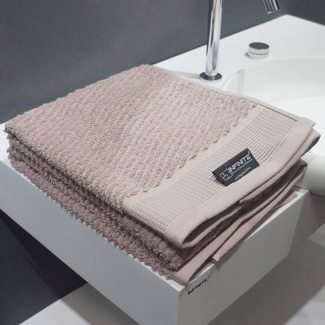 Egyptian Bath Towel-Towels-INFINITE BATH-訂造洗手盆,浴室翻新, small size bathtubs, custom-made bathtub HK,freestanding bathtub Hong Kong, 獨立式 浴缸 香港, premium bathtub brands HK, Where to buy bathtubs in Hong Kong, best custom bathroom furniture HK, Infinite Bath, Infinite浴缸, Cloakroom,Vanities, Mirrors,Bathroom Furniture, 浴室裝修,浴室 櫃 訂造