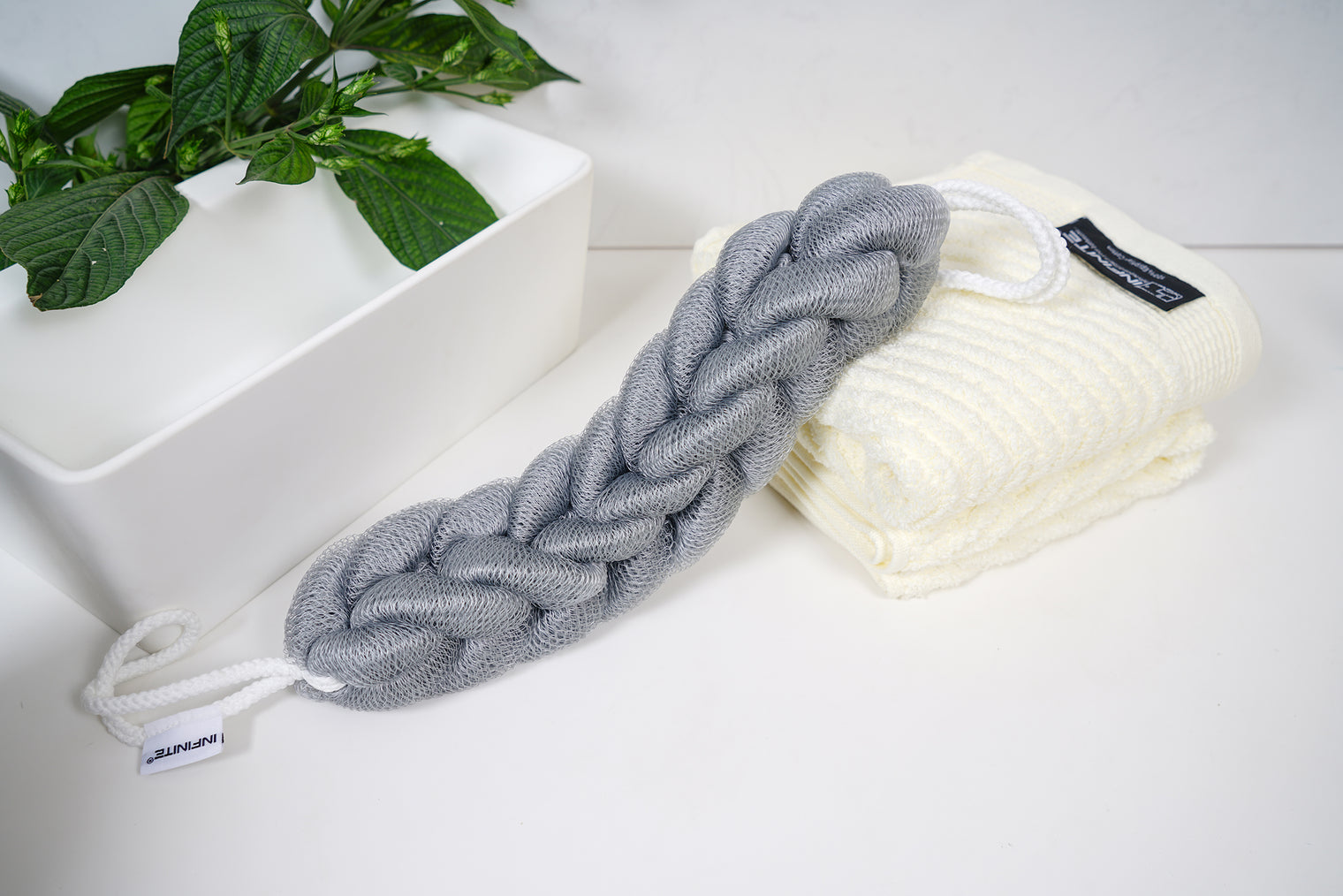 586 Loofah-Charcoal Twisted Back Scrubber-Bath & Body-INFINITE-訂造洗手盆,浴室翻新, small size bathtubs, custom-made bathtub HK,freestanding bathtub Hong Kong, 獨立式 浴缸 香港, premium bathtub brands HK, Where to buy bathtubs in Hong Kong, best custom bathroom furniture HK, Infinite Bath, Infinite浴缸, Cloakroom,Vanities, Mirrors,Bathroom Furniture, 浴室裝修,浴室 櫃 訂造