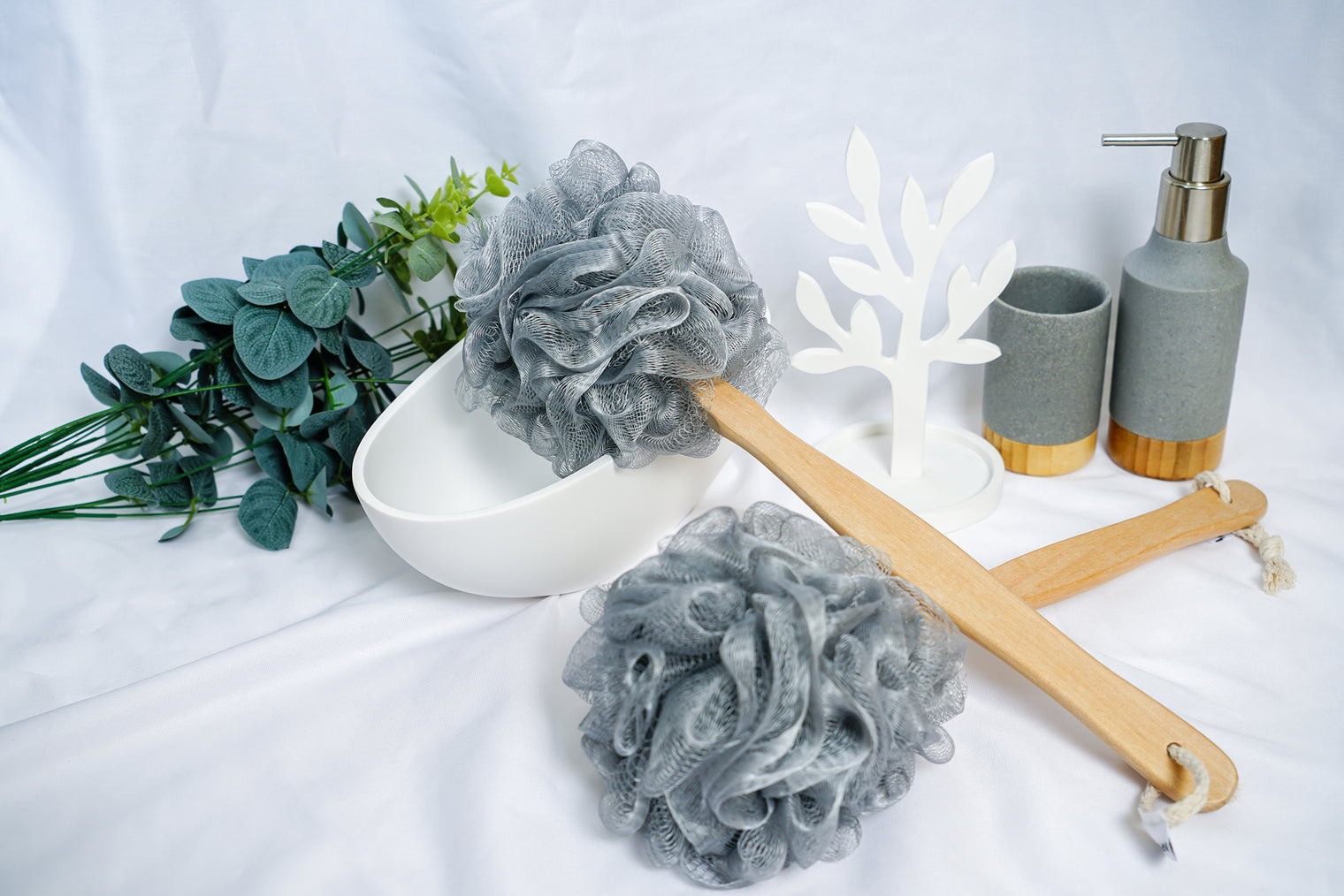 589 Loofah-Charcoal Back Shower Scrubber-Bath & Body-INFINITE-訂造洗手盆,浴室翻新, small size bathtubs, custom-made bathtub HK,freestanding bathtub Hong Kong, 獨立式 浴缸 香港, premium bathtub brands HK, Where to buy bathtubs in Hong Kong, best custom bathroom furniture HK, Infinite Bath, Infinite浴缸, Cloakroom,Vanities, Mirrors,Bathroom Furniture, 浴室裝修,浴室 櫃 訂造