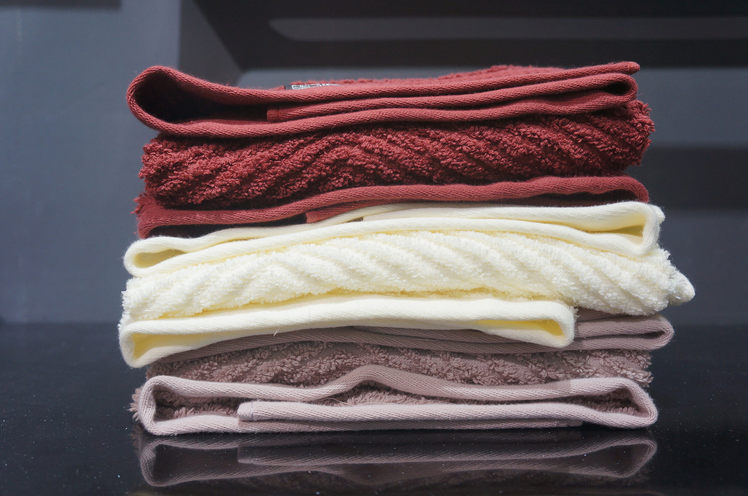 face towel-Towels-INFINITE BATH-訂造洗手盆,浴室翻新, small size bathtubs, custom-made bathtub HK,freestanding bathtub Hong Kong, 獨立式 浴缸 香港, premium bathtub brands HK, Where to buy bathtubs in Hong Kong, best custom bathroom furniture HK, Infinite Bath, Infinite浴缸, Cloakroom,Vanities, Mirrors,Bathroom Furniture, 浴室裝修,浴室 櫃 訂造