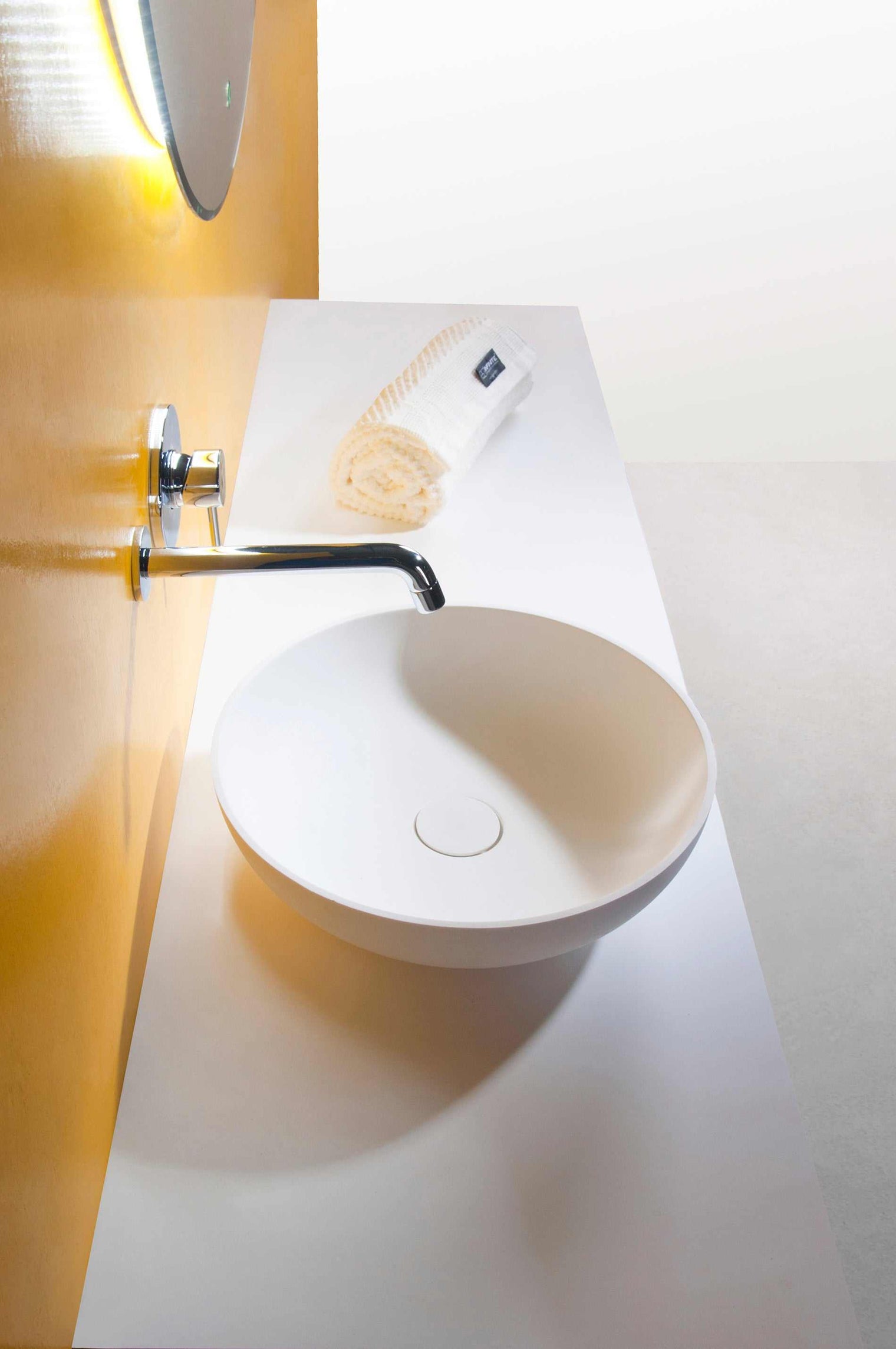 Super Thin Edge 39L-OVERCOUNTER WASHBASINS-訂造一體無縫洗手盆,Tailor made Washbasins,waterbasin hk, 浴室物料,浴室裝修,訂造洗手盆,浴室翻新,Bathroomware ,Bespoke bathroom,浴室配件,訂造浴室潔具,訂造浴室傢俬,香港 浴室設計 公司,best custom bathroom furniture HK, Infinite Bath