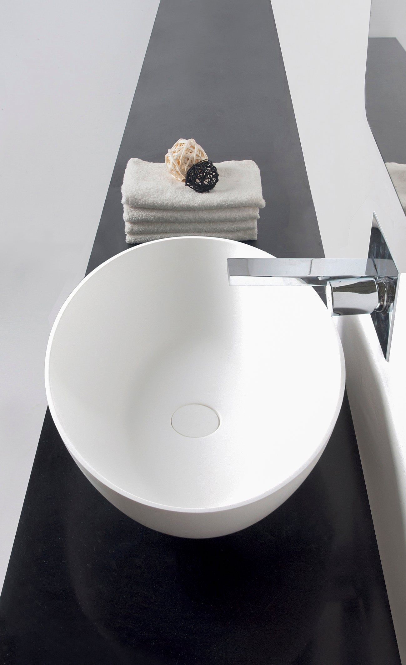 Super Thin Edge 60-OVERCOUNTER WASHBASINS-訂造一體無縫洗手盆,Tailor made Washbasins,waterbasin hk, 浴室物料,浴室裝修,訂造洗手盆,浴室翻新,Bathroomware ,Bespoke bathroom,浴室配件,訂造浴室潔具,訂造浴室傢俬,香港 浴室設計 公司,best custom bathroom furniture HK, Infinite Bath