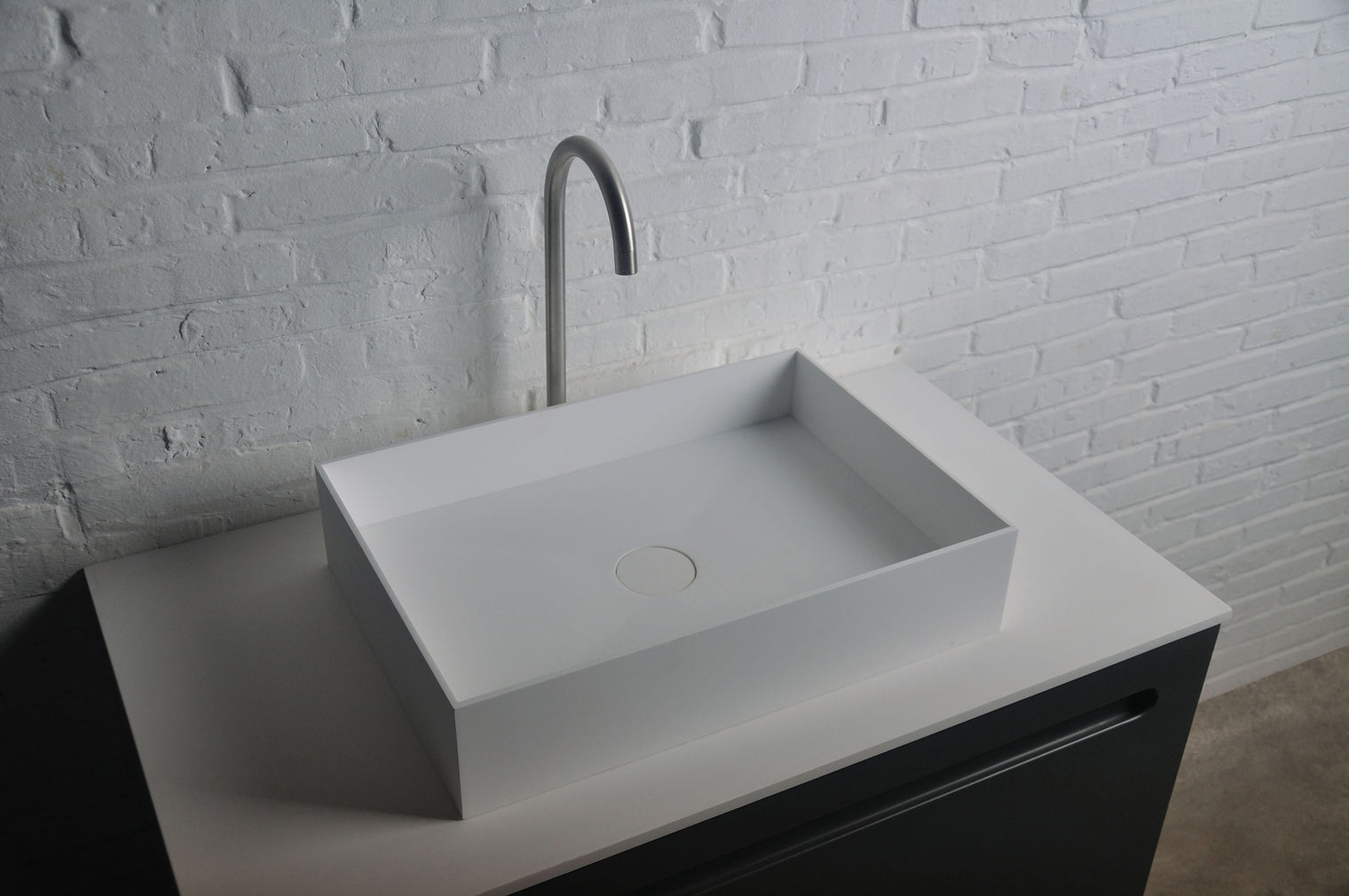 Super Thin Edge R 50-OVERCOUNTER WASHBASINS-訂造一體無縫洗手盆,Tailor made Washbasins,waterbasin hk, 浴室物料,浴室裝修,訂造洗手盆,浴室翻新,Bathroomware ,Bespoke bathroom,浴室配件,訂造浴室潔具,訂造浴室傢俬,香港 浴室設計 公司,best custom bathroom furniture HK, Infinite Bath