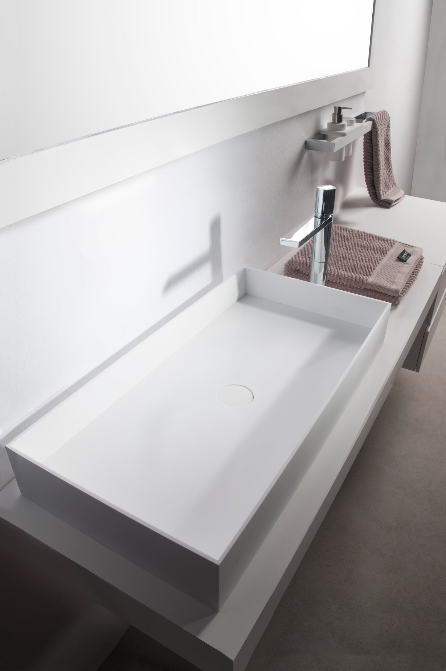 Super Thin Edge R 75-OVERCOUNTER WASHBASINS-訂造一體無縫洗手盆,Tailor made Washbasins,waterbasin hk, 浴室物料,浴室裝修,訂造洗手盆,浴室翻新,Bathroomware ,Bespoke bathroom,浴室配件,訂造浴室潔具,訂造浴室傢俬,香港 浴室設計 公司,best custom bathroom furniture HK, Infinite Bath
