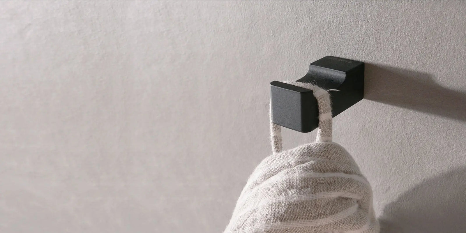 Robe Hooks-INFINITE BATH, 訂造浴室潔具,Hong Kong custom bathtub,Hong Kong bathroom design company, Luxury bathtub brands Hong Kong,浴室配件,浴缸香港,Bespoke bathroom,浴室設計 公司