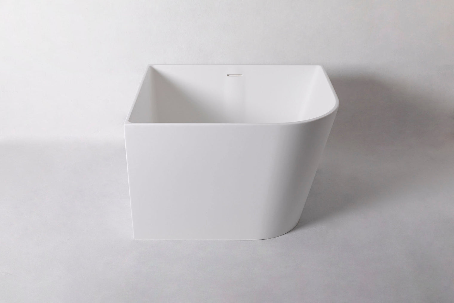 Siena 90R-BATHTUBS-INFINITE-Siena 90R-BATHTUBS-Bespoke Bathroom Renovation, bespoke bathtub Hong Kong, Hong Kong luxury bathroom furniture, modern bathroom design Hong Kong, 香港 浴缸 邊度買, where to buy luxury bathtubs in Hong Kong, Infinite Bath, Infinite 浴室, Washbasin,shower screen, Bathtubs,Washbasins, 迷你浴缸香港,浴室設計 ,浴室翻新,small size bathtubs, custom-made bathtub HK,freestanding bathtub Hong Kong, 獨立式 浴缸 香港,浴室裝修,迷你浴缸,Bathtub length under 1.5m,迷利浴缸，豪華 浴缸 品牌 香港,浴室配件,浴缸香港,訂造浴室潔具,hong kong custom bathtub